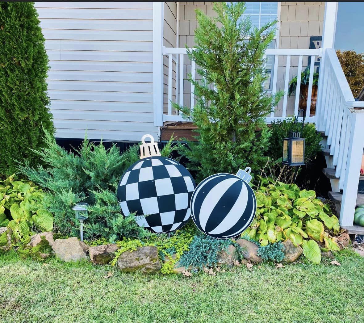 Black Striped Ornament - Large