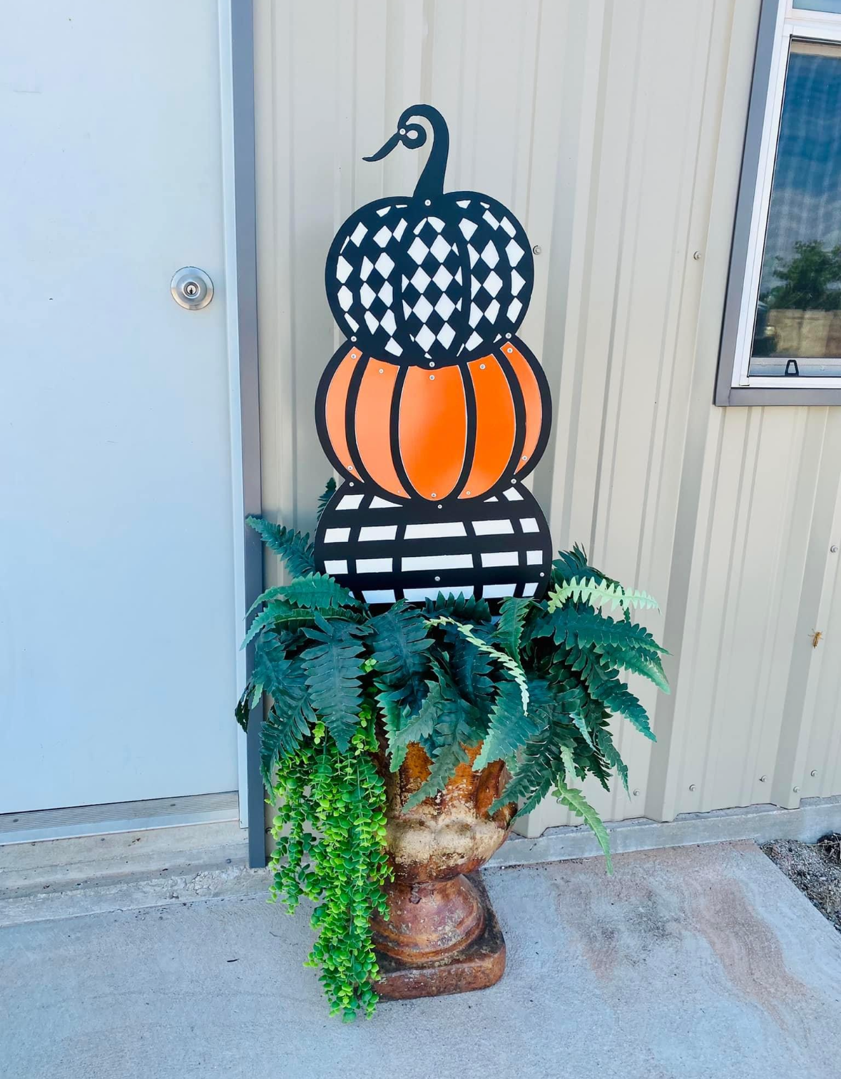 Checkered Pumpkin Stack